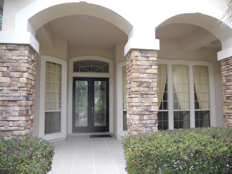 709 Peppervine Ave, St Johns, FL 32259