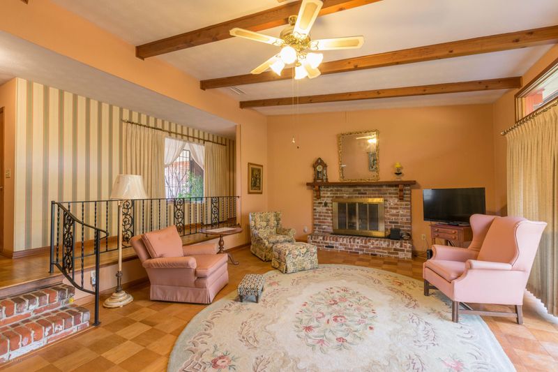 7091 Wiley Rd, Jacksonville, FL 32210