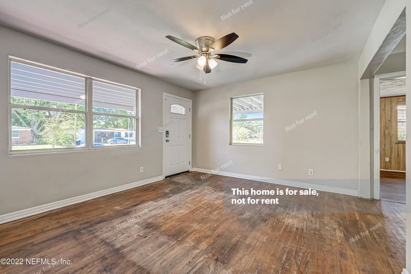 7103 Mayapple Rd, Jacksonville, FL 32211