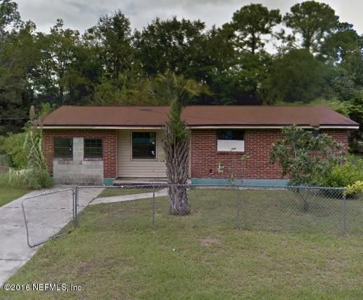 7105 Matthew St, Jacksonville, FL 32210