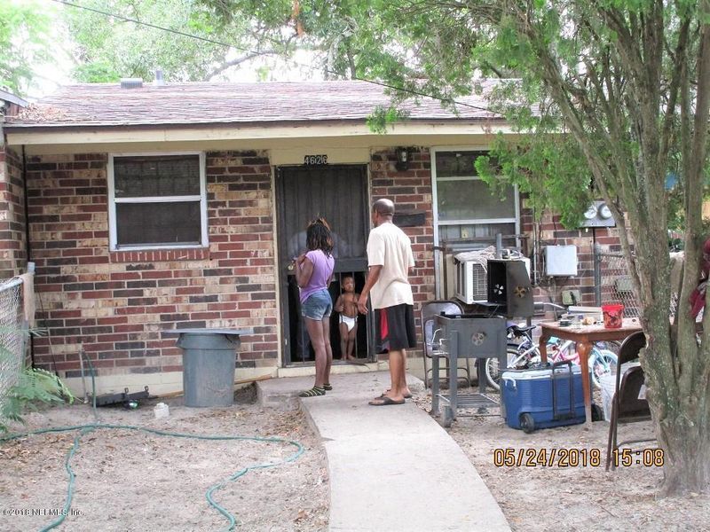 7106 W Ken Knight Dr, Jacksonville, FL 32209
