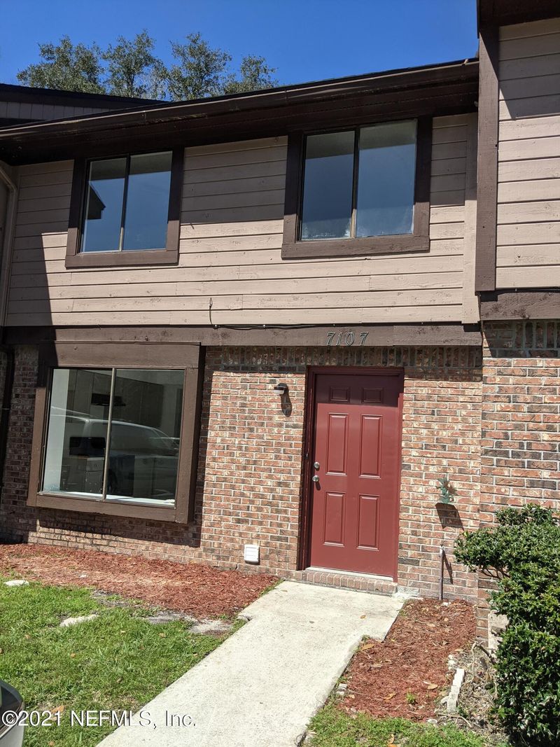 7107 N Prestwick Cir, Jacksonville, FL 32244