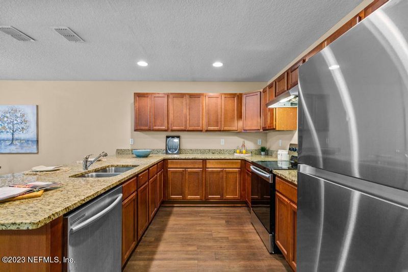 711 Cahoon Rd N, Jacksonville, FL 32220