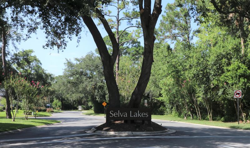 711 Selva Lakes Cir, Atlantic Beach, FL 32233