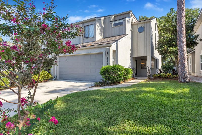 711 Selva Lakes Cir, Atlantic Beach, FL 32233