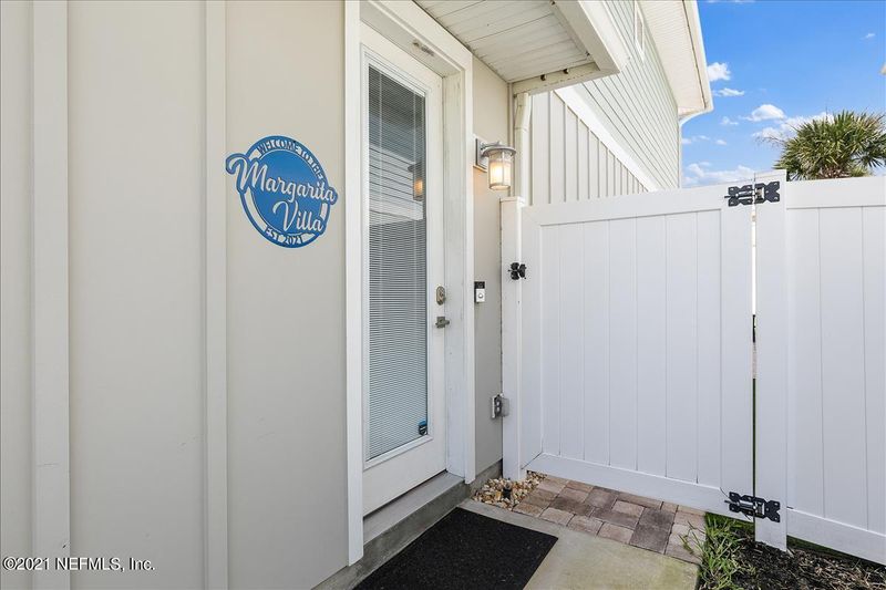 712 2nd St N, Jacksonville Beach, FL 32250