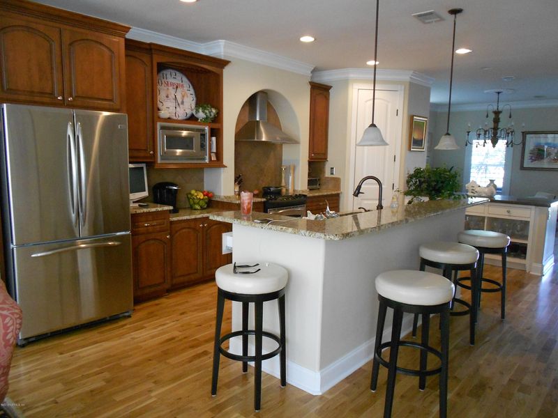 712 2nd St, Neptune Beach, FL 32266