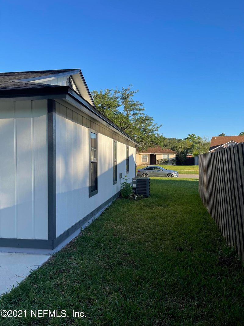7129 Eagles Perch Dr, Jacksonville, FL 32244