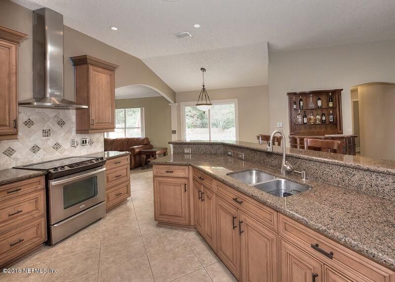 713 Fair Oaks Ln, St Johns, FL 32259