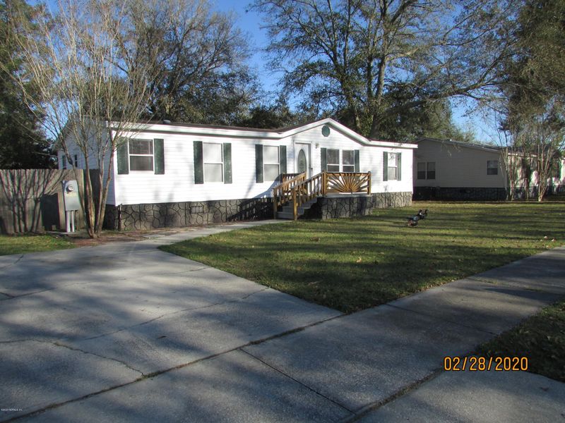 7133 Paul Howard Dr, Jacksonville, FL 32222