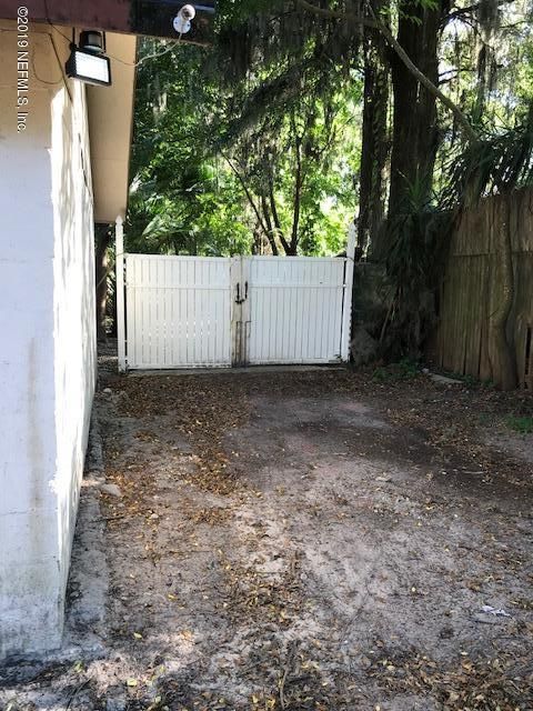 7136 Silver Lake Ter, Jacksonville, FL 32216