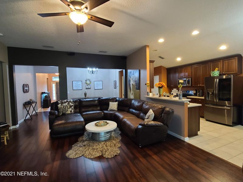 716 Chestwood Chase Dr, Orange Park, FL 32065