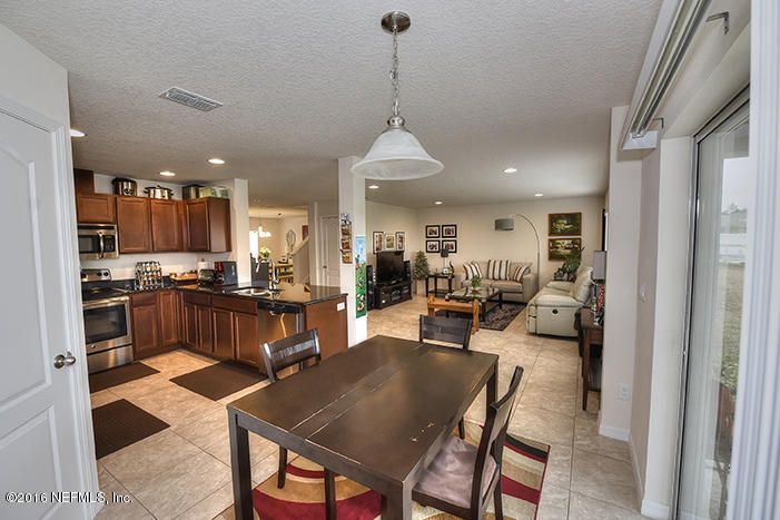 716 Sunny Stroll Dr, Middleburg, FL 32068