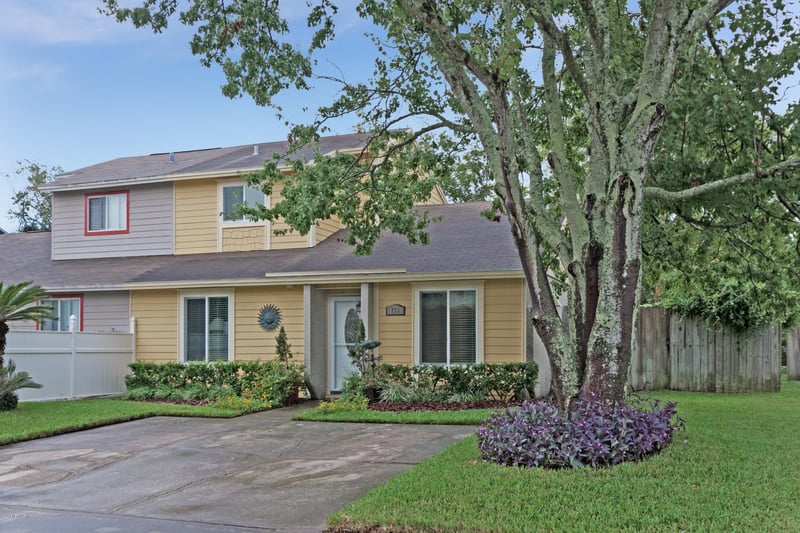720 Aquatic Dr, Atlantic Beach, FL 32233