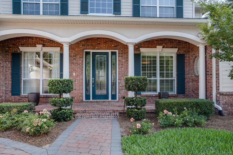 720 Peppervine Ave, St Johns, FL 32259