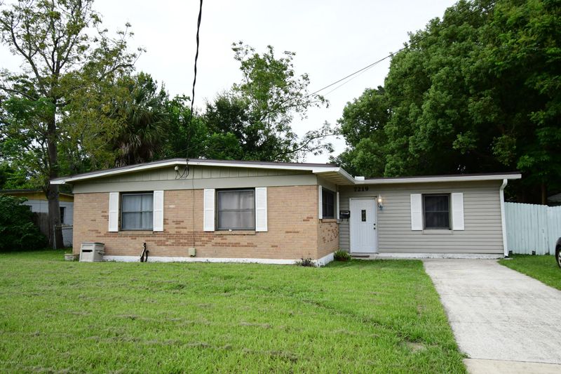7219 Adele Ct, Jacksonville, FL 32277