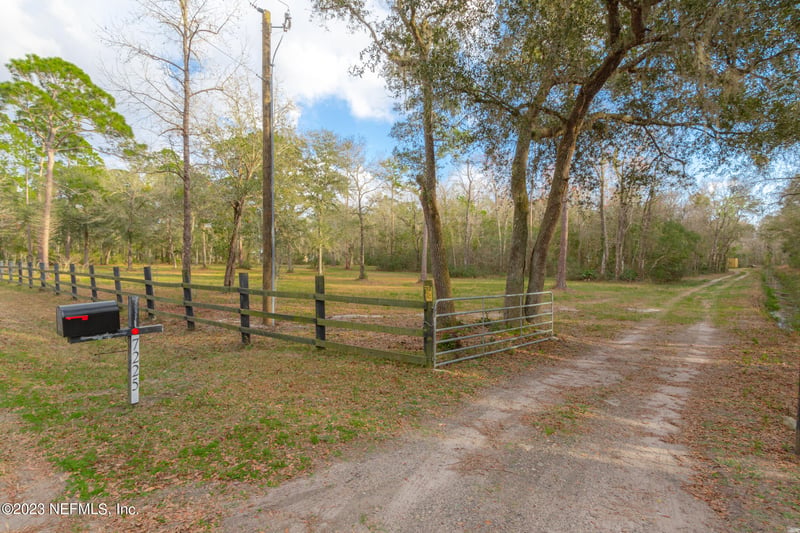 7225 Woodward Rd, St Augustine, FL 32092