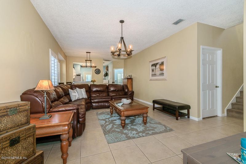 723 Selva Lakes Cir, Atlantic Beach, FL 32233