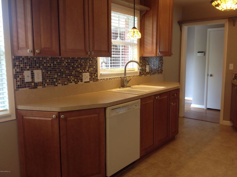 7236 Coligny Rd, Jacksonville, FL 32217