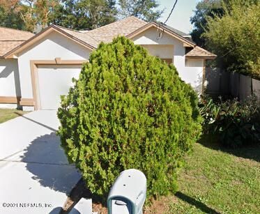73 13th St, Atlantic Beach, FL 32233