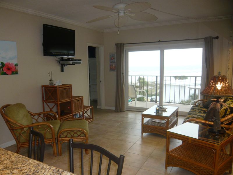 731 1st St S #417 4E, Jacksonville Beach, FL 32250