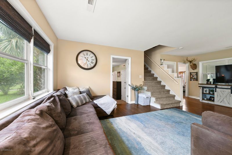 7310 Ortega Hills Dr, Jacksonville, FL 32244