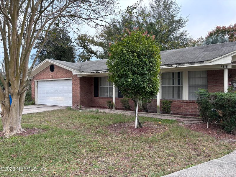 7318 Maple Tree Dr, Jacksonville, FL 32277