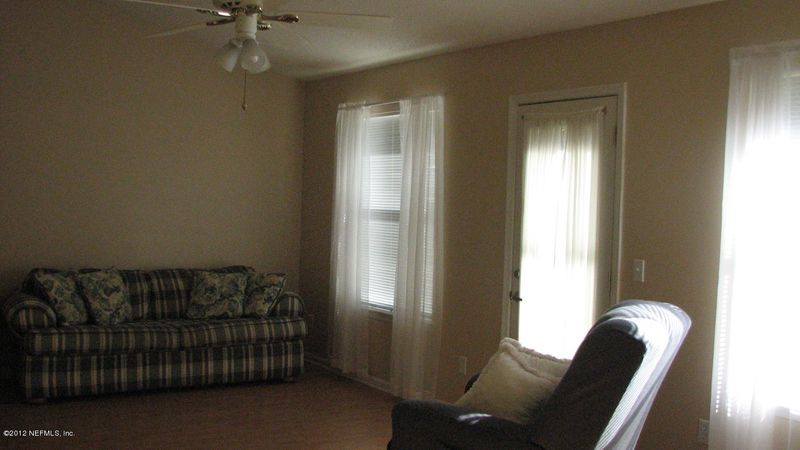 734 Opossum Ln, St Johns, FL 32259