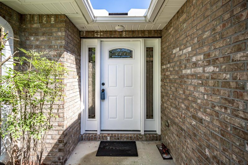 7351 Hawks Cliff Dr, Jacksonville, FL 32222