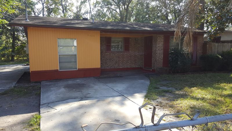 7362 S Sharbeth Dr, Jacksonville, FL 32210