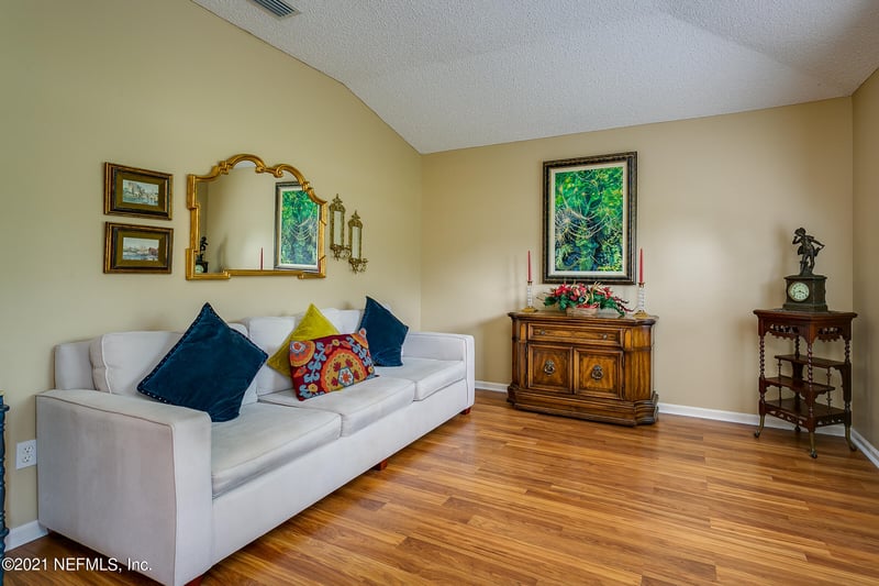 738 Wellhouse Dr, Jacksonville, FL 32220
