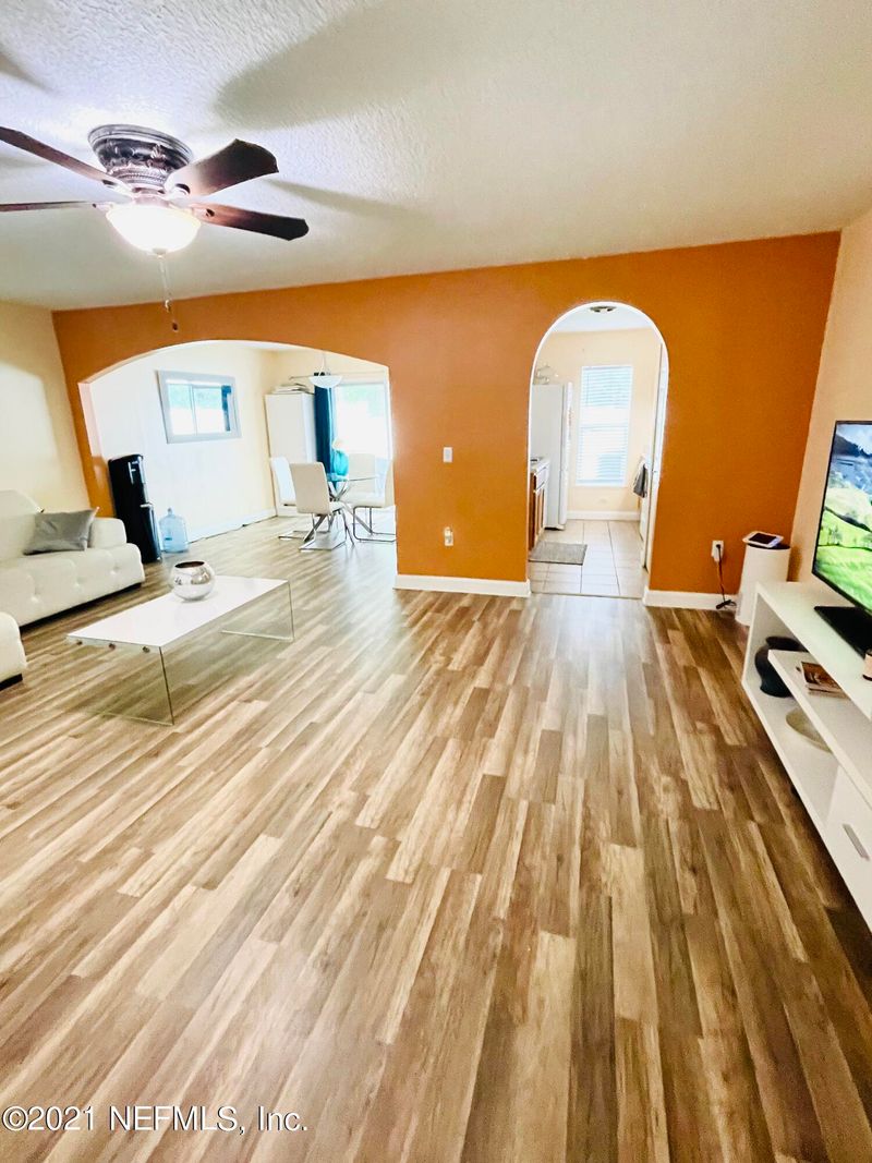 7403 Palm Hills Dr, Jacksonville, FL 32244