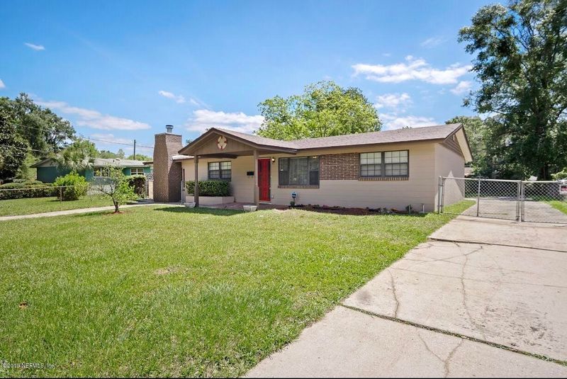 7413 Simms Dr, Jacksonville, FL 32209