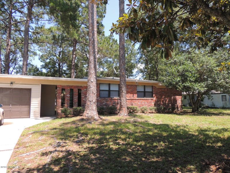 7433 Warner Dr, Jacksonville, FL 32244