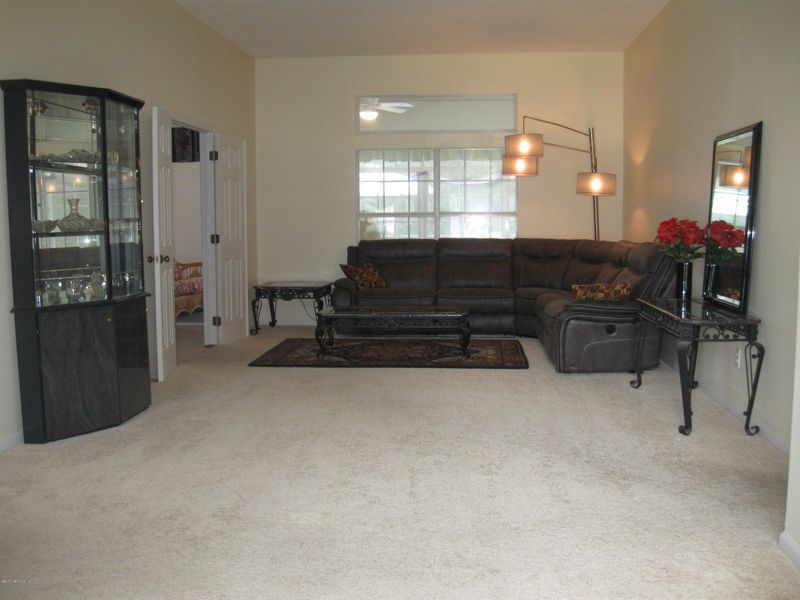 745 Fair Oaks Ln, Jacksonville, FL 32259