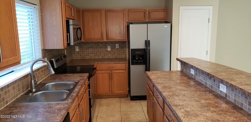 7454 Hawks Cliff Dr, Jacksonville, FL 32222