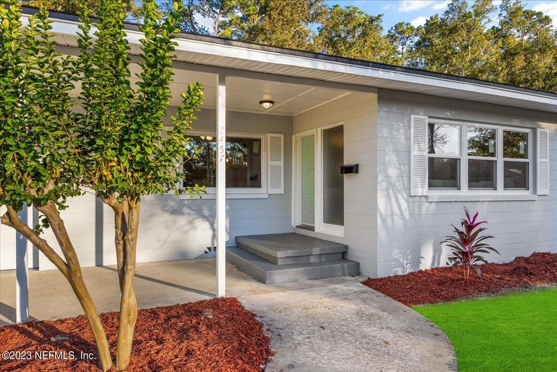 7457 Greenway Dr, Jacksonville, FL 32244