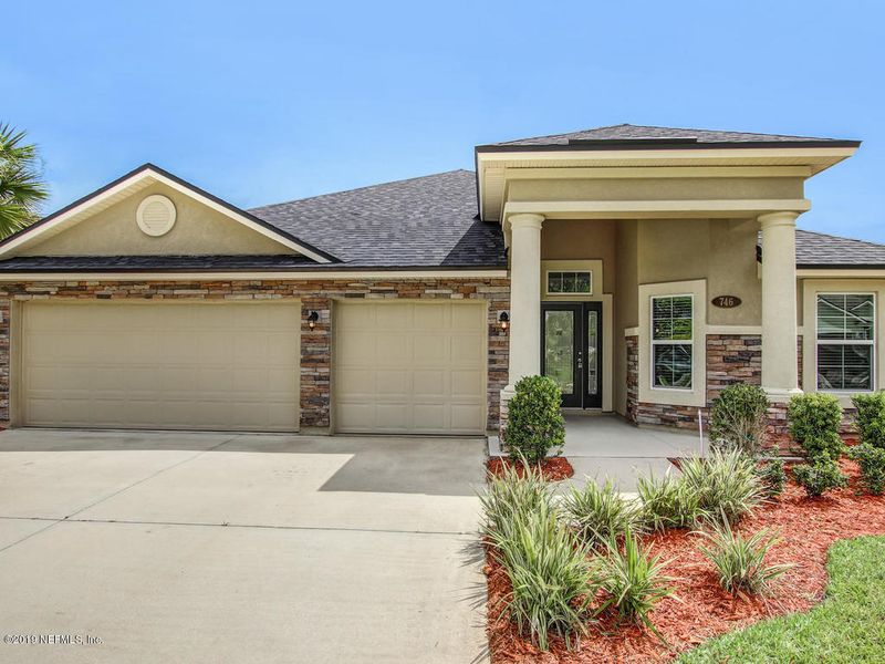 746 W Kings College Dr, St Johns, FL 32259