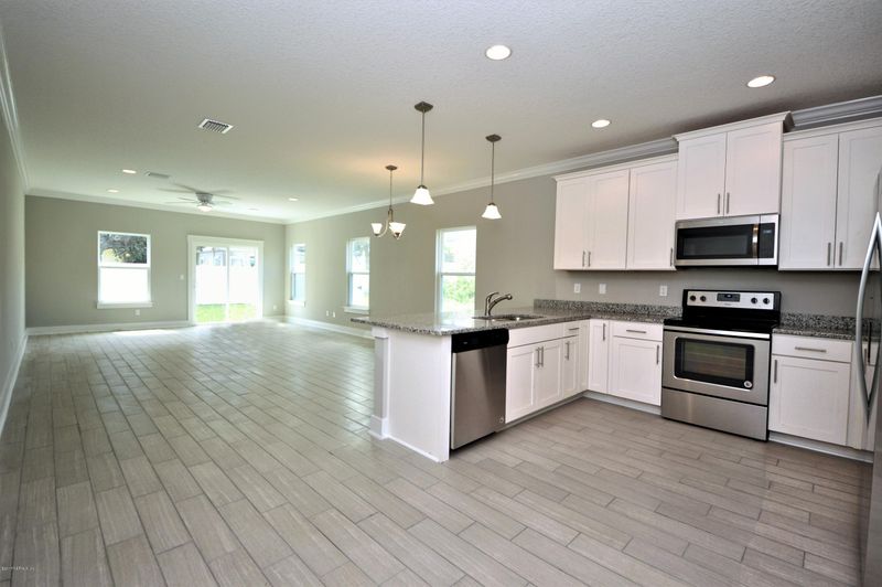 752 6th Ave S, Jacksonville Beach, FL 32250