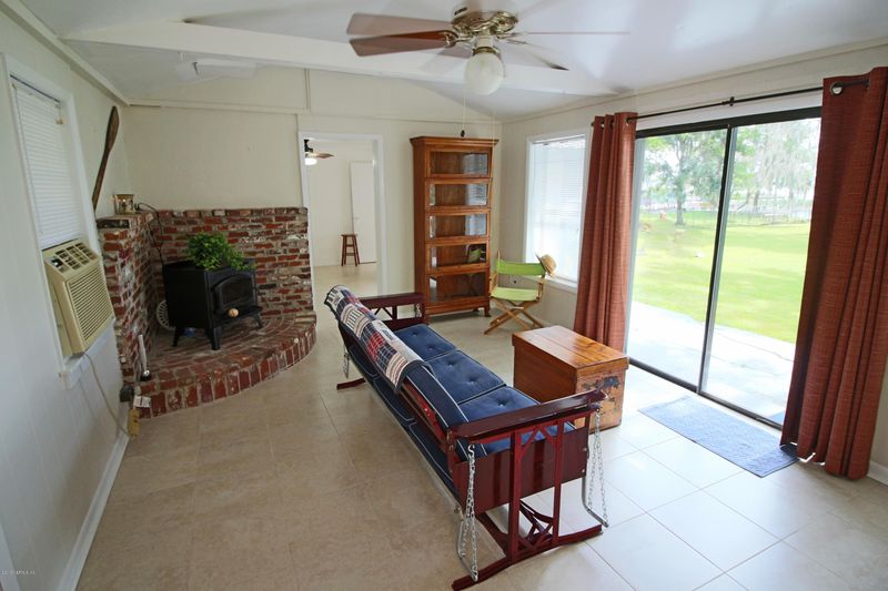 7521 NE 222nd St, Melrose, FL 32666