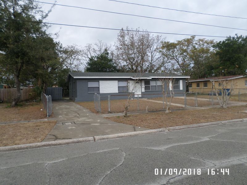 7535 Tacony Dr, Jacksonville, FL 32277