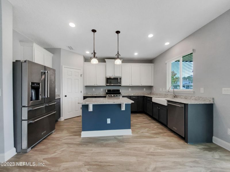 7560 Sunnydale Ln, Jacksonville, FL 32256