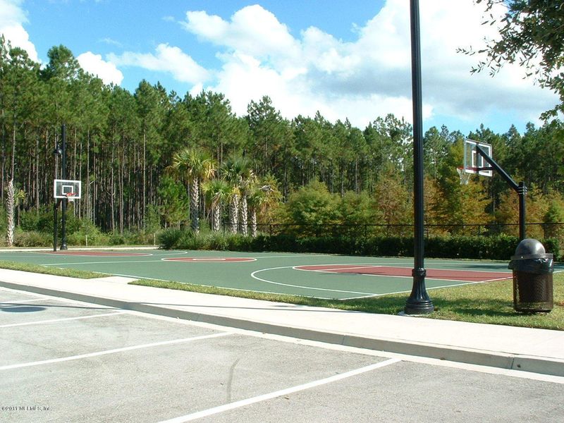 757 W Kings College Dr, St Johns, FL 32259