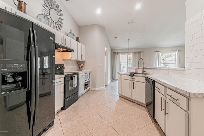 759 Harbor Winds Dr, Jacksonville, FL 32225