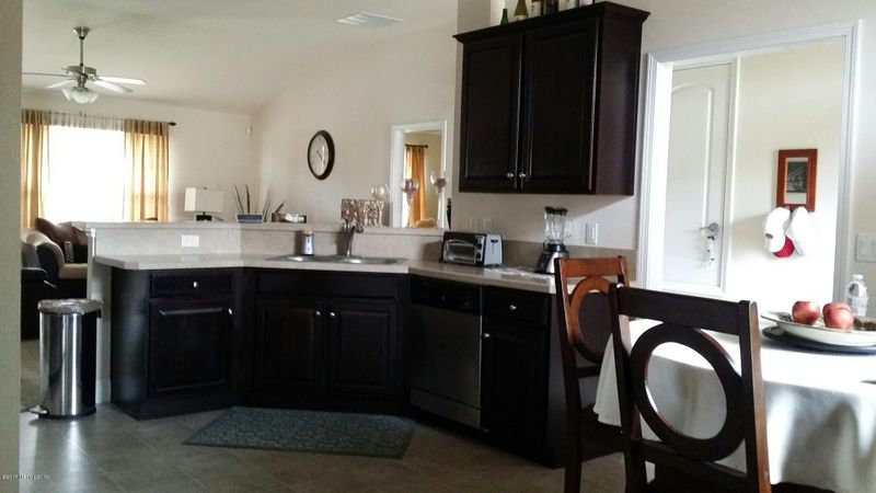 7597 Vandalay Dr, Jacksonville, FL 32244
