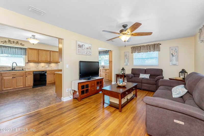 760 Jolynn Rd W, Jacksonville, FL 32225