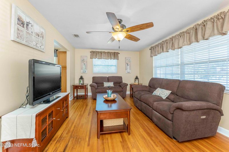 760 Jolynn Rd W, Jacksonville, FL 32225