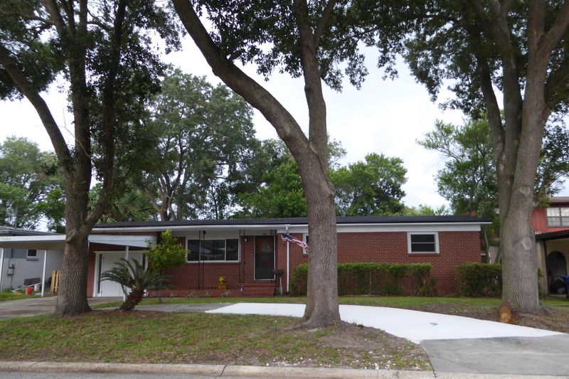 7603 Altus Dr S, Jacksonville, FL 32277