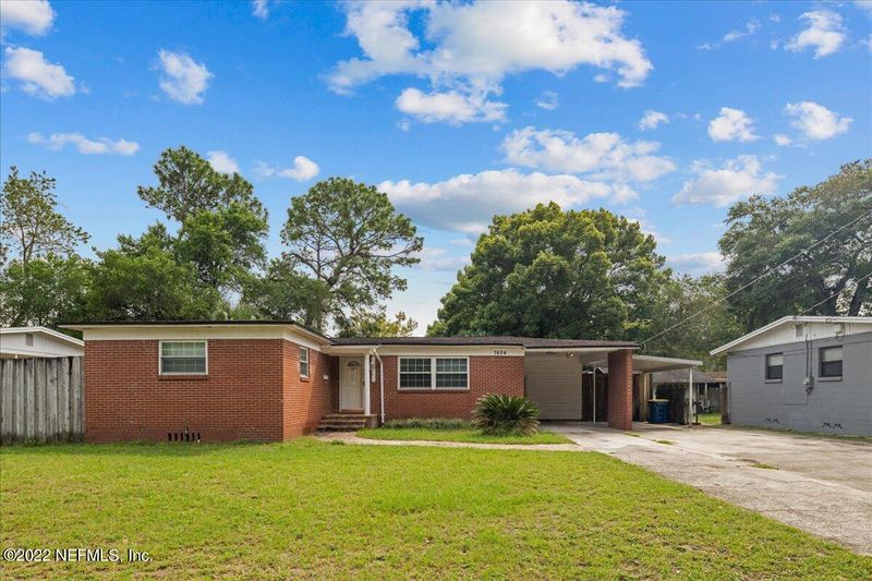 7604 Altus Dr S, Jacksonville, FL 32277