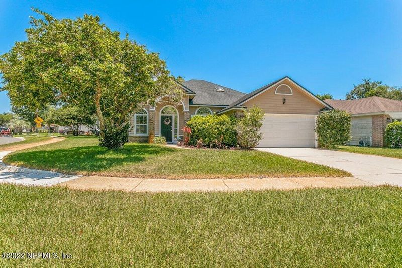 761 Hickory Manor Dr, Jacksonville, FL 32225